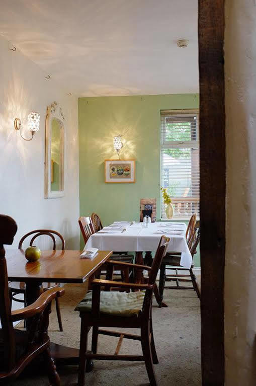 The Windsor Castle Inn Lye Dış mekan fotoğraf